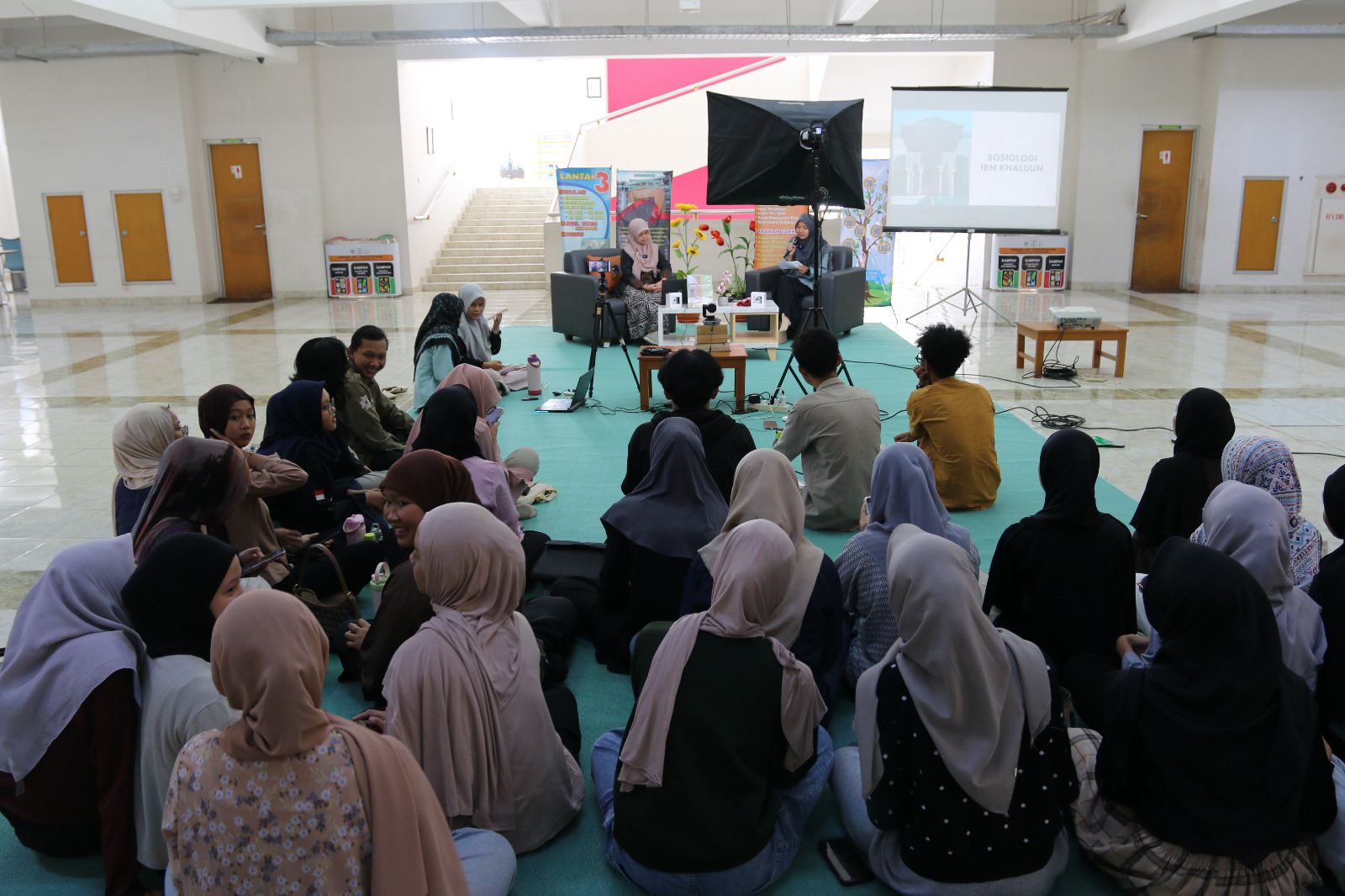 Mengulas Pemikiran Klasik untuk Era Modern: Perpustakaan UIN Sunan Kalijaga Gelar Bedah Buku 