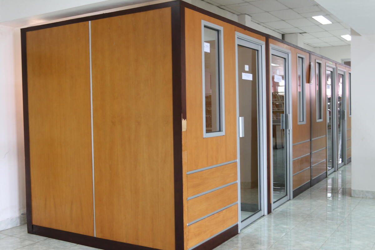 CARREL ROOM