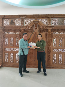 Perpustakaan UIN Sunan Kalijaga Terima Hibah Buku dari Rektor